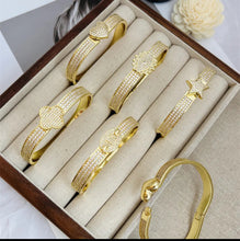 Load image into Gallery viewer, Aurelia Heart Bracelet