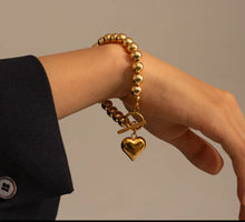Load image into Gallery viewer, Amora Heart Bracelet