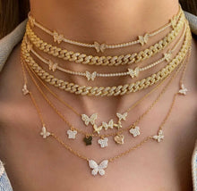 Load image into Gallery viewer, Butterfly Glow Necklace
