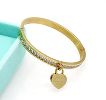 Load image into Gallery viewer, Crystal Heart Bangle