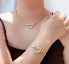Load image into Gallery viewer, Pavé Heart link Necklace